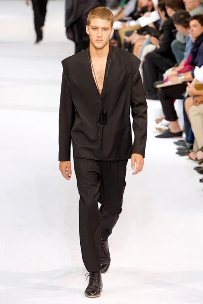 Look 15